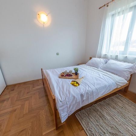 Apartments Krivicic Green Помер Экстерьер фото
